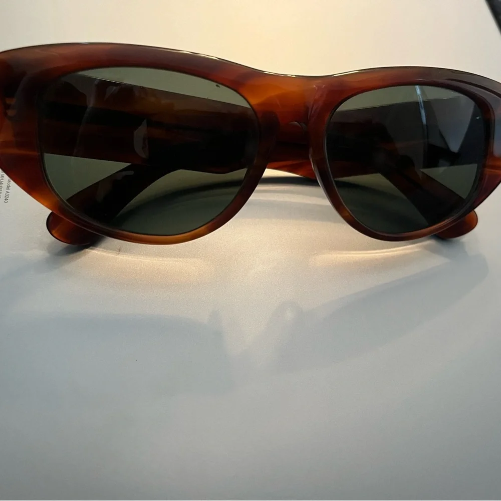Classic Brown Ray-bans. Worn a few times. - Picture 1 of 4